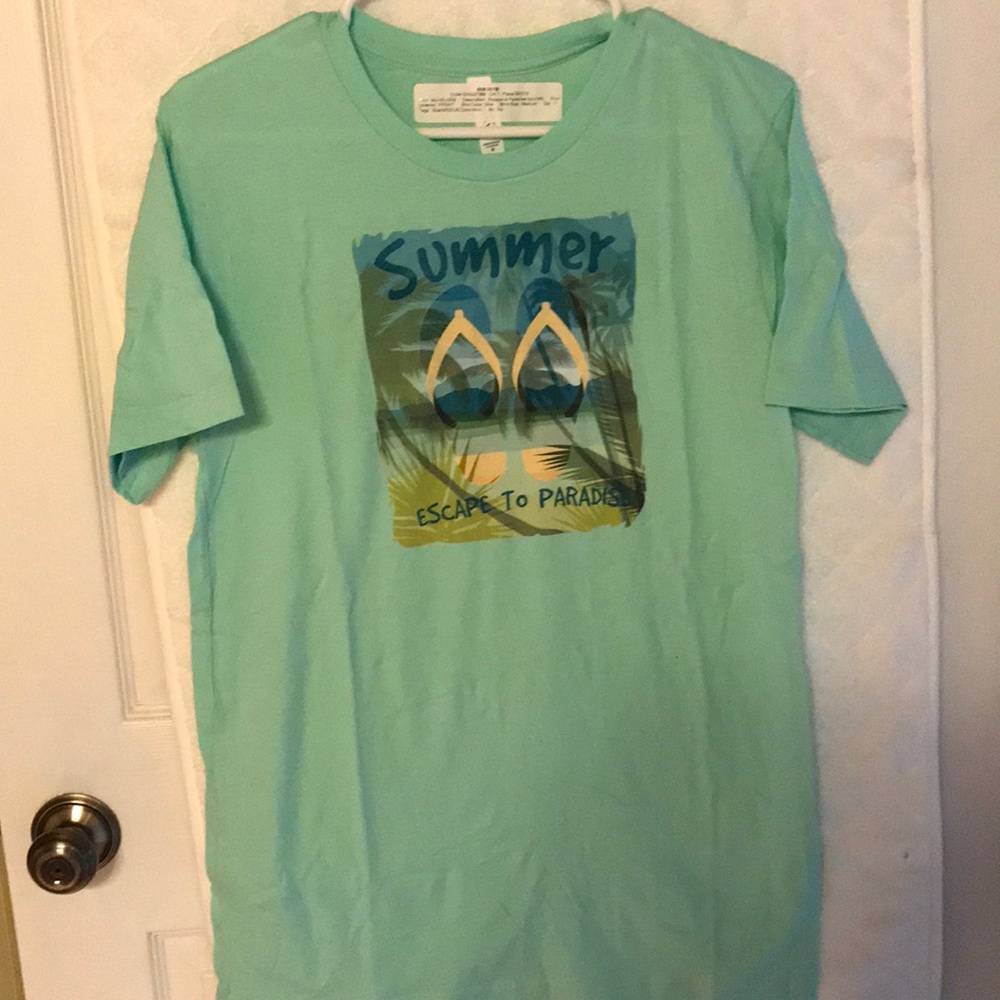 J Elizabeth escape to paradise tee NWT